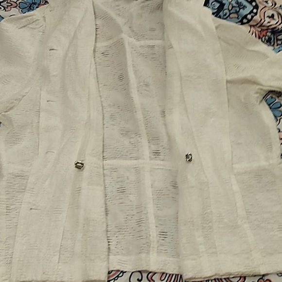 🤍ERIN LONDON🤍LIKE NEW SHIMMERY BUTTON UP BLOUSE - Picture 3 of 3